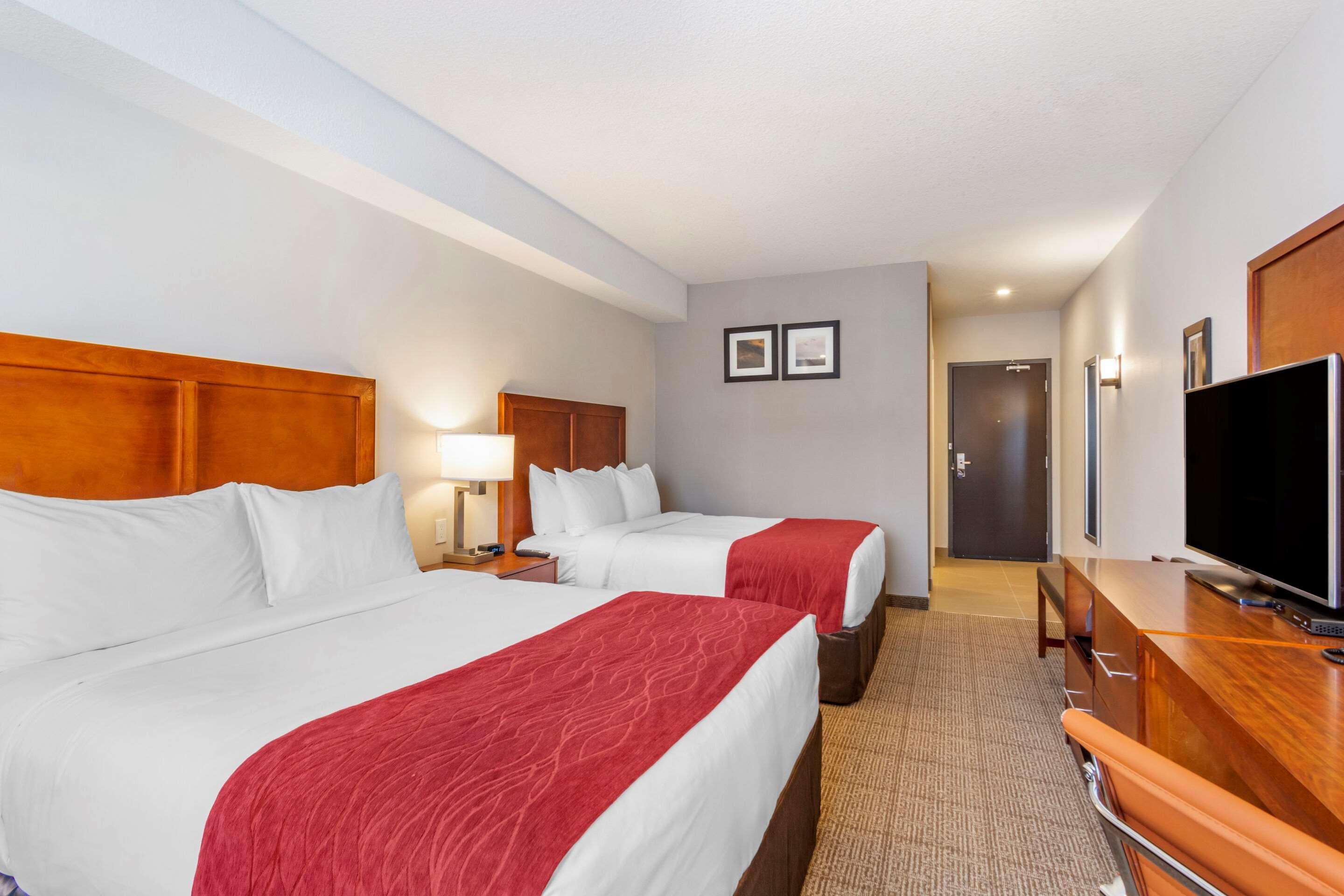Comfort Inn & Suites Valemount Exterior photo
